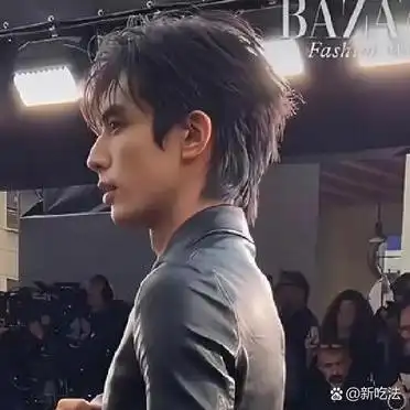 宋威龙0号身材自律_娱乐圈 健身 明星_娱乐圈身材标准严苛