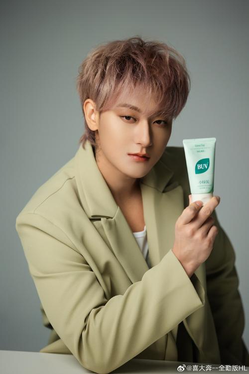 国内明星出柜会怎样_娱乐圈明星出柜_娱乐圈出柜会有什么影响