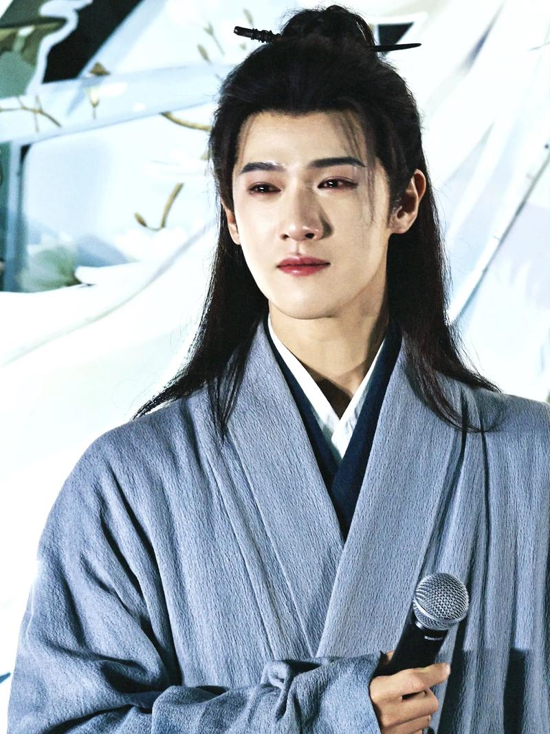 新人圈娱乐演员男星是谁_新人明星男_娱乐圈新人男演员