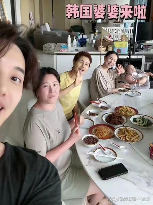 黑料明星带娃上综艺，真实亲子互动能否扭转公众印象？